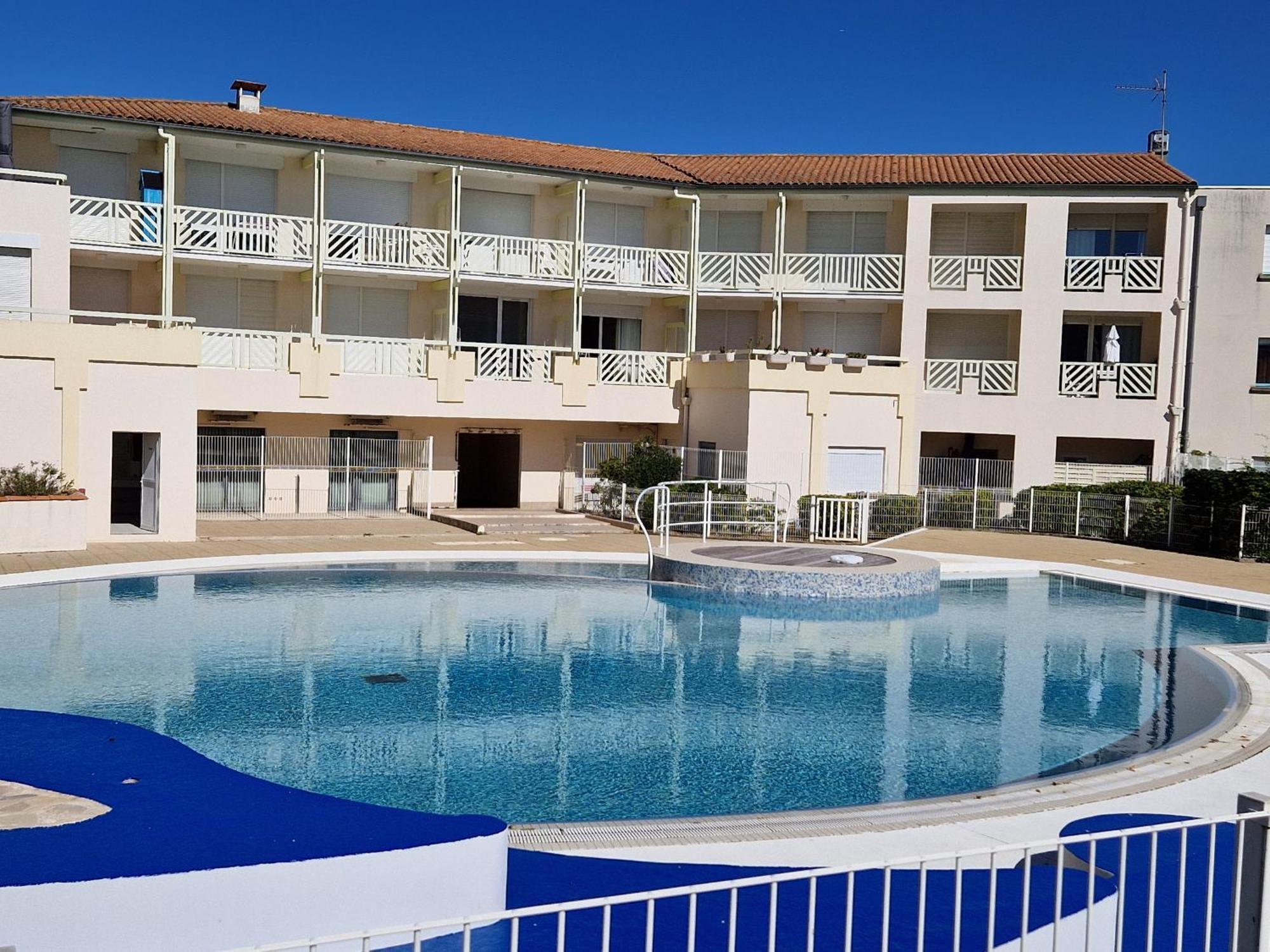 Chatelaillon-Plage Centre-Ville: Apt 4 Pers, Balcon, Parking, Piscine, Wifi - Fr-1-706-21 Екстер'єр фото